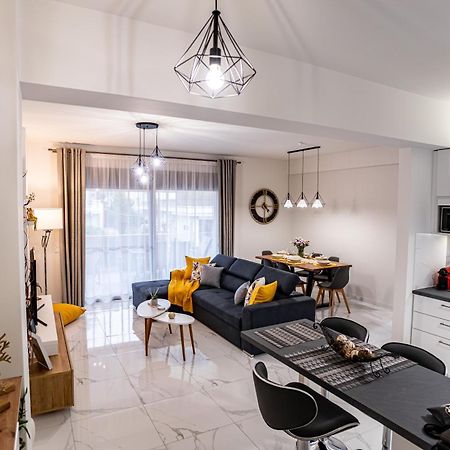 Euphoria Apartment Kalamata Bagian luar foto